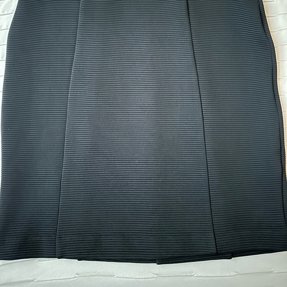 Kardashians Form Fitting Body-con Stretch Midi Dress - Picture 3 of 7